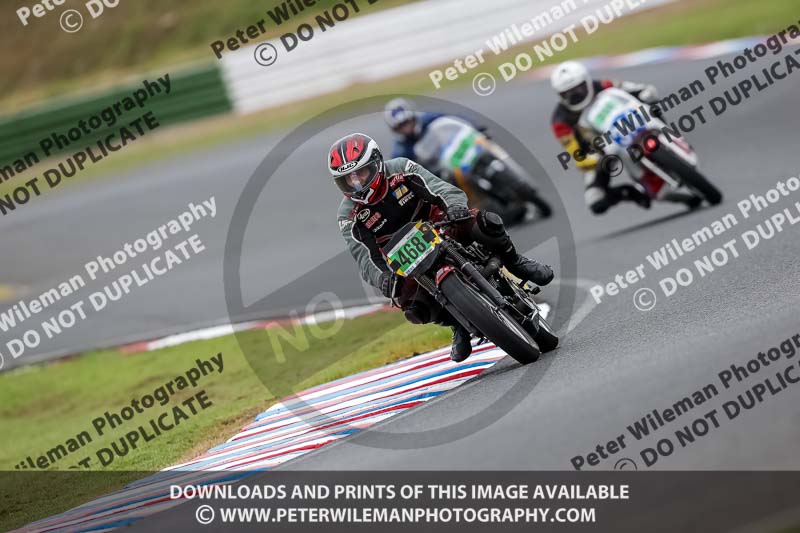 Vintage motorcycle club;eventdigitalimages;mallory park;mallory park trackday photographs;no limits trackdays;peter wileman photography;trackday digital images;trackday photos;vmcc festival 1000 bikes photographs